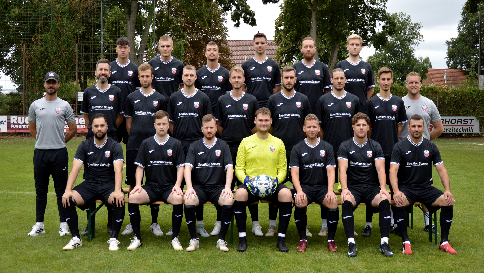 Die SG Boke/Bentfeld II spielt in der neuen Saison im Trikot des Sponsors Spedition Schulte